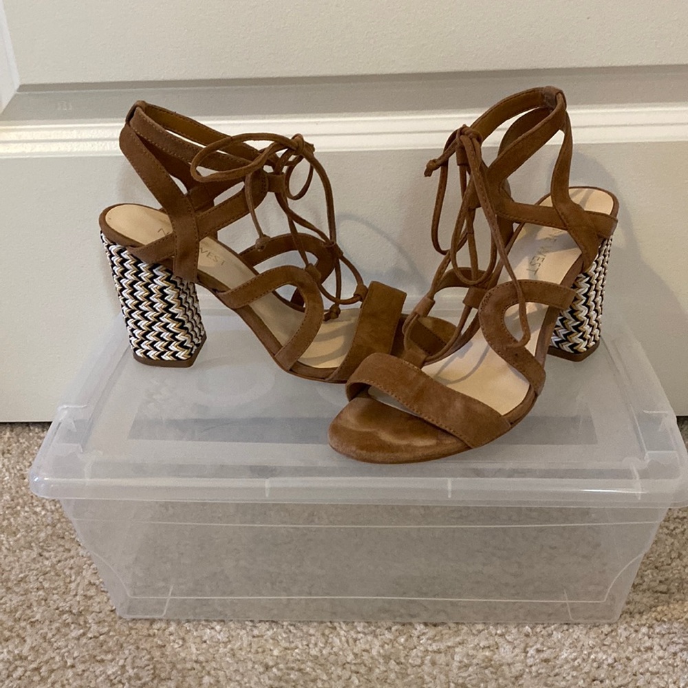 Nine West Bizet Textured Lace-Up Heel-Size 6